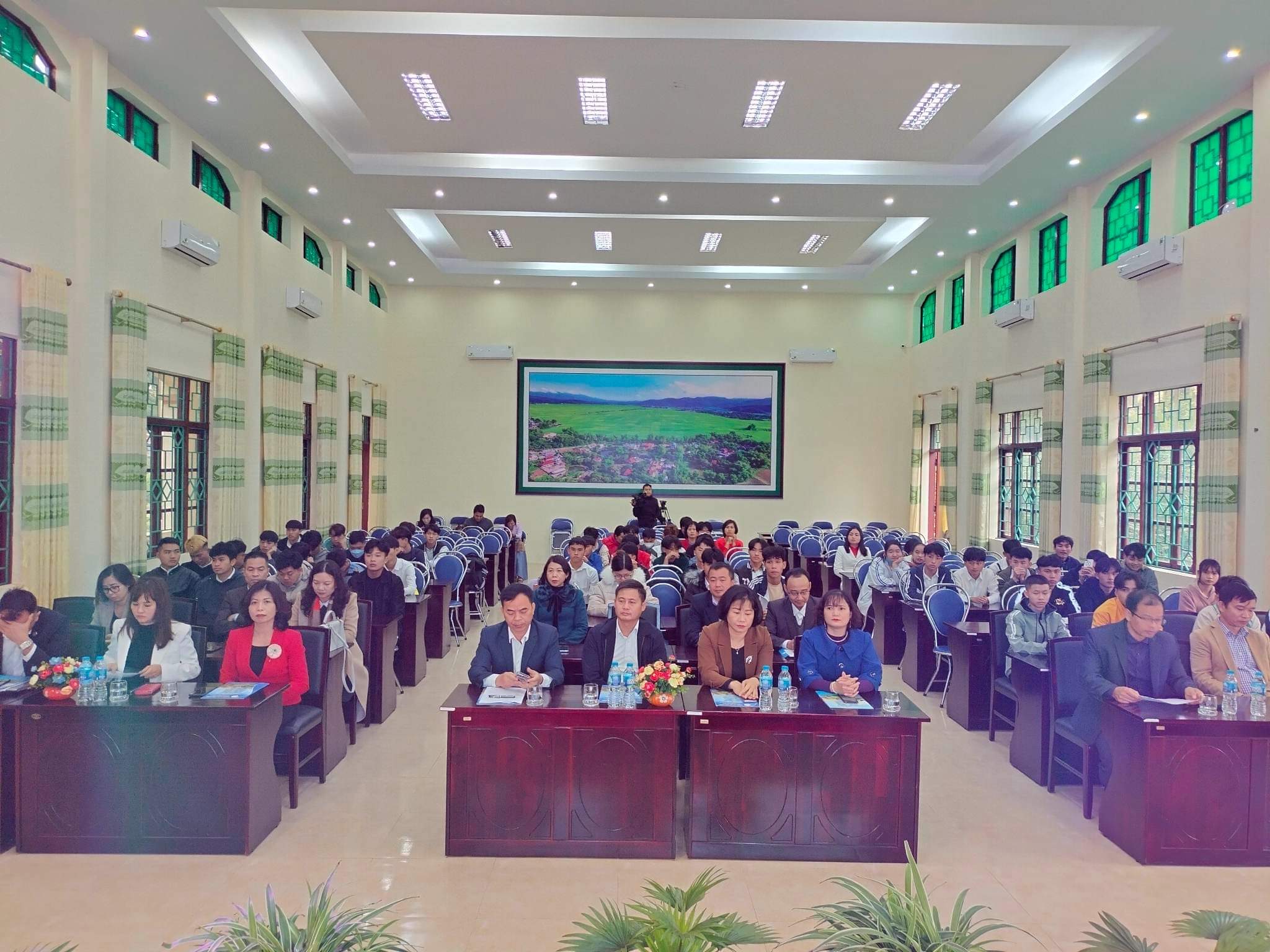 Anh toàn cảnh lễ khai giảng