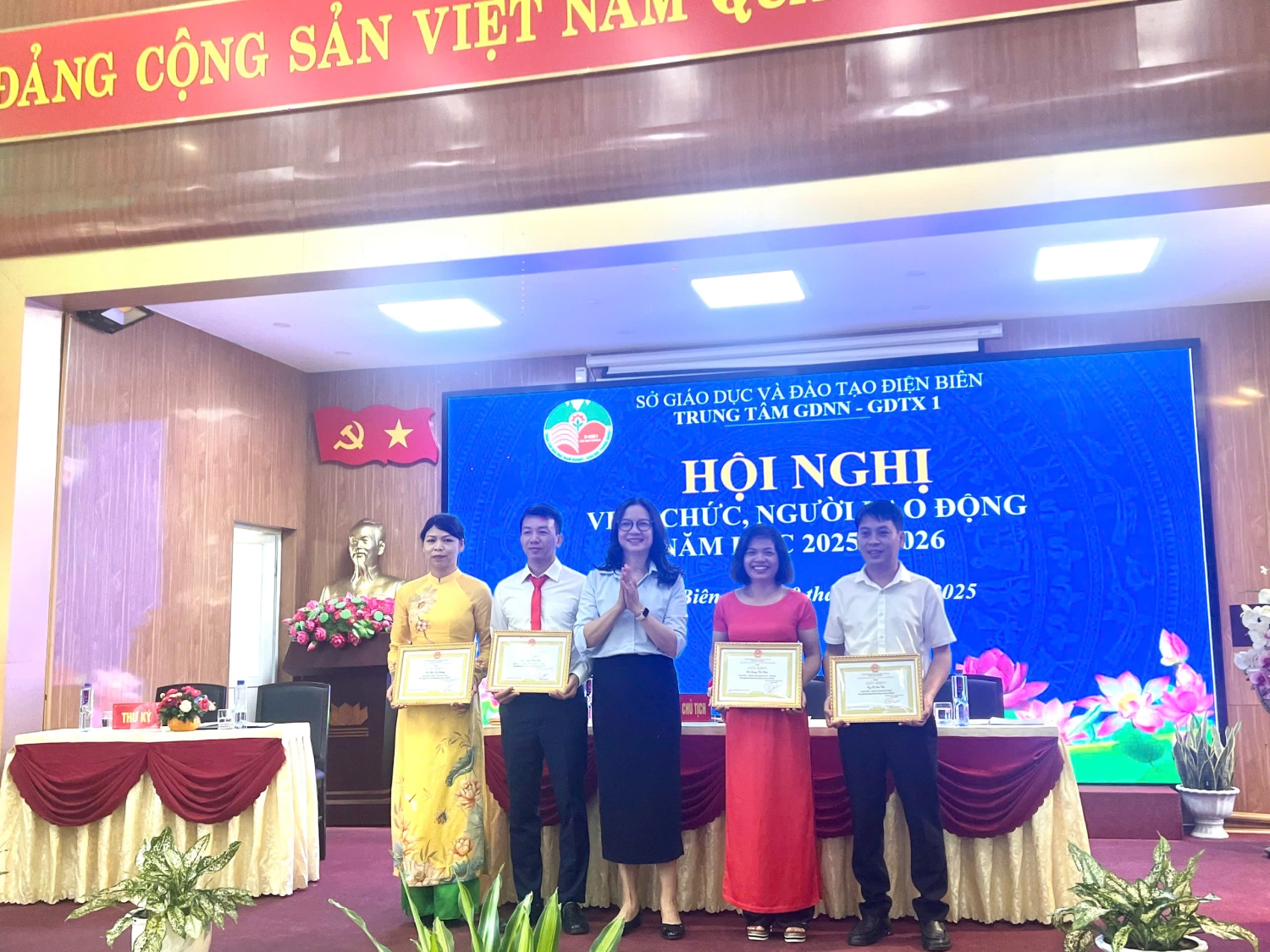 Sở GDDT tặng GK
