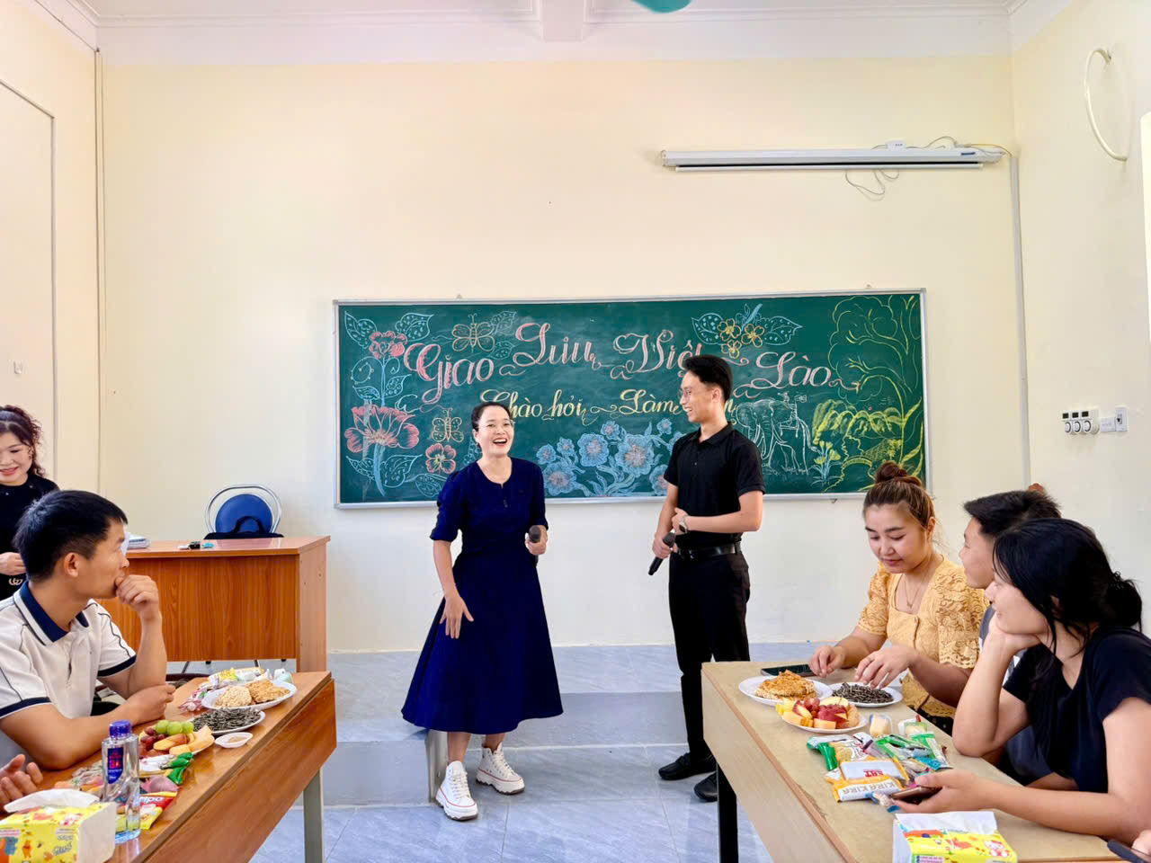 Giao lưu Việt Lào (6)