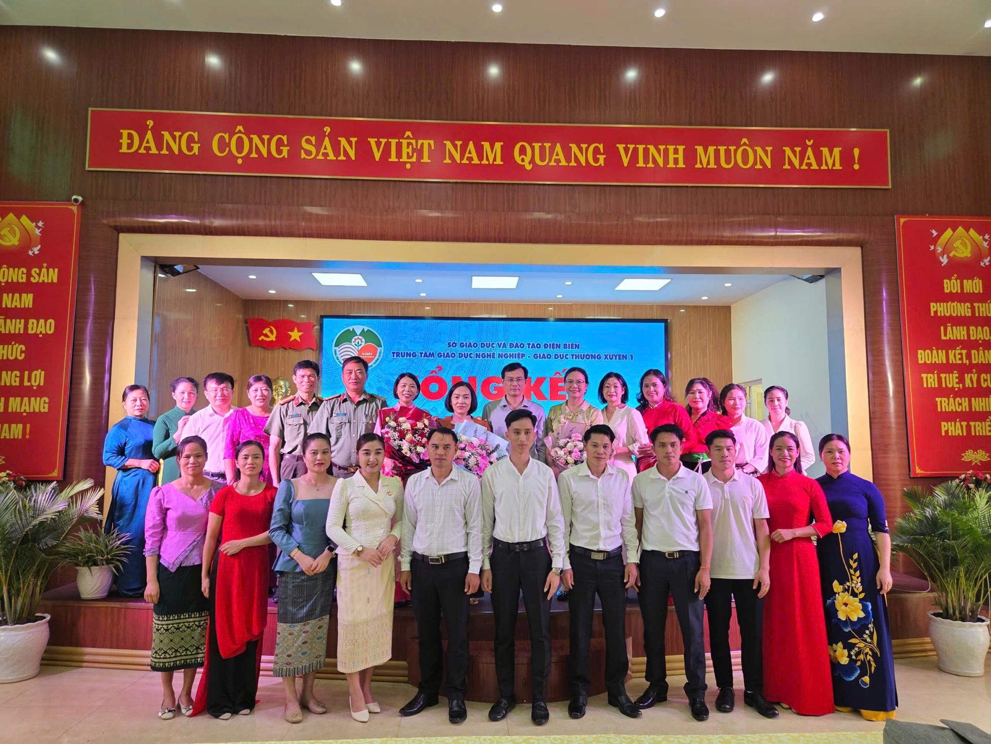 Ảnh lưu niệm tại chương trình tổng kết